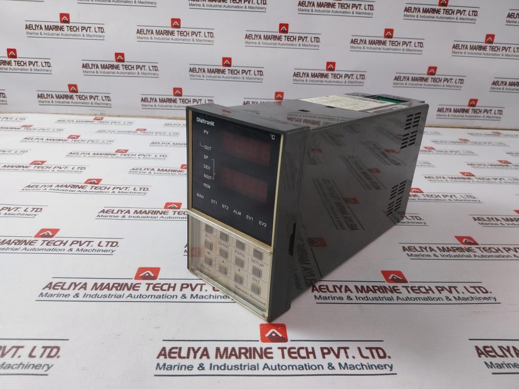 Yamatake-honeywell Sdc401 Digital Indicating Temperature Controller - Image 3
