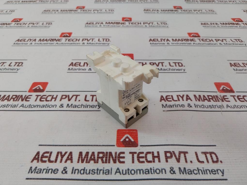 Cooper Ghg 41 Lamp Station 240v - Image 4