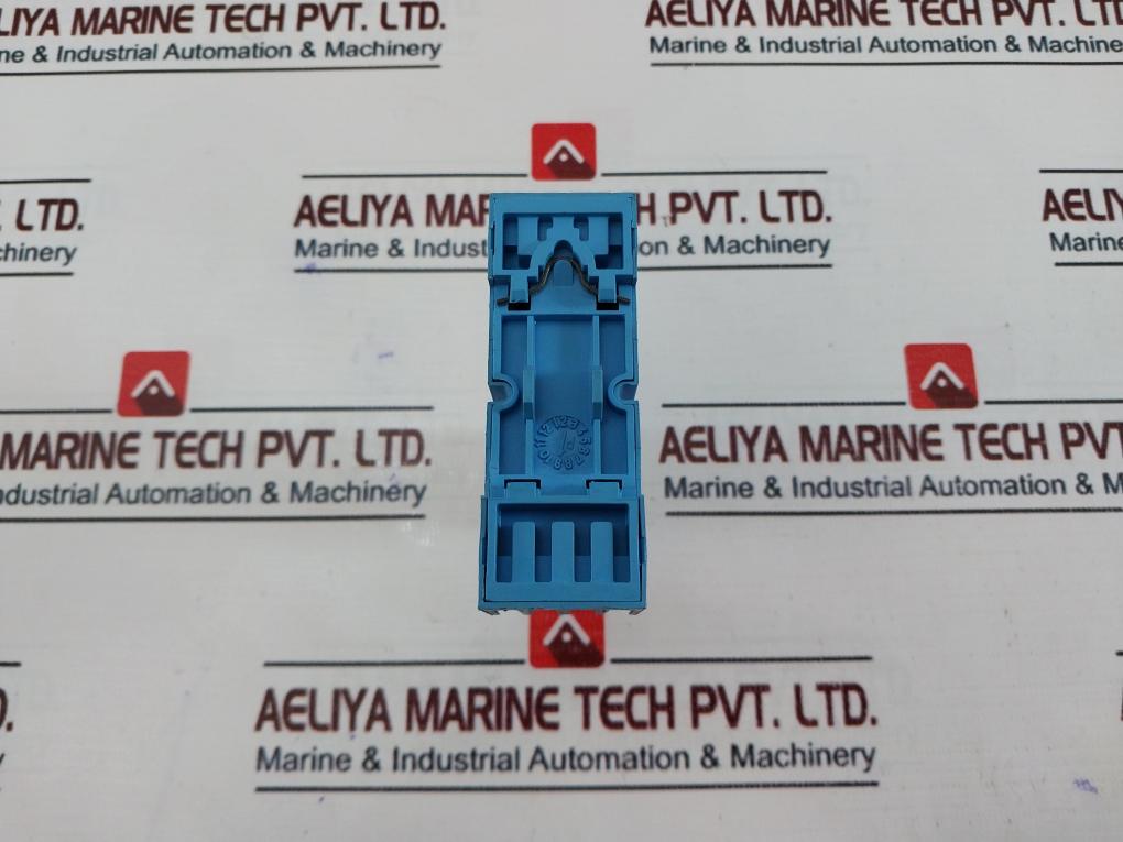 Finder 85.34.8.230 Multifunction Timer 250v - Image 4