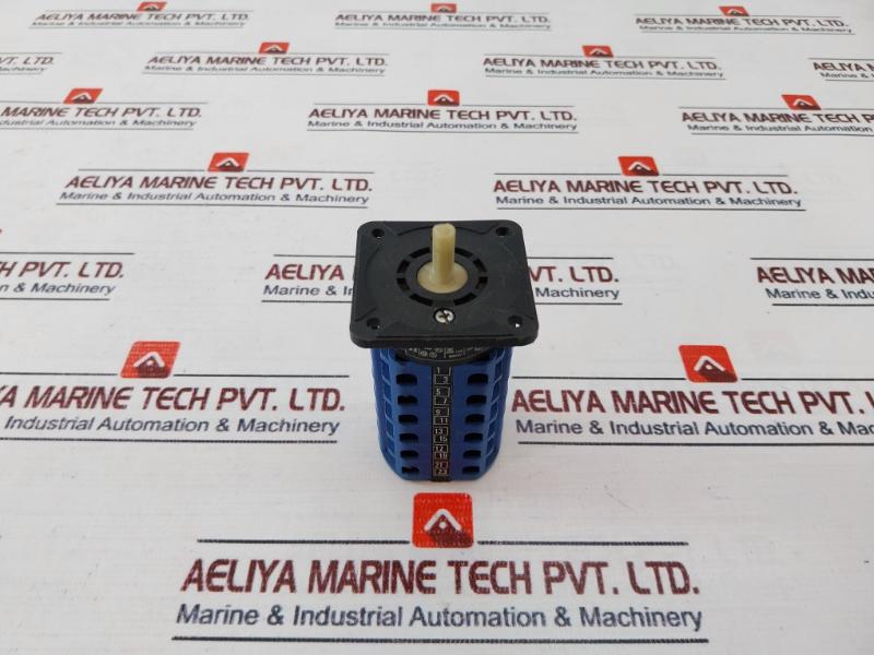 Kraus & Naimer Ca10 Rotary Switch 240v - Image 3