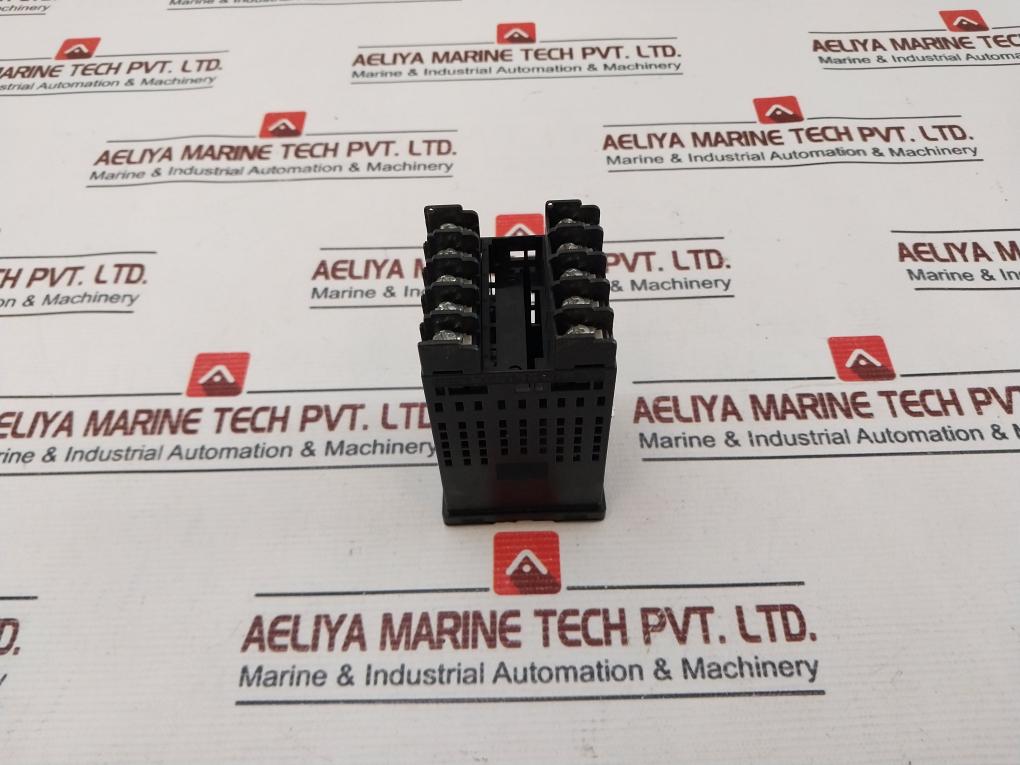 Omron E5cn-q2mt-500 Temperature Controller 50/60hz - Image 4