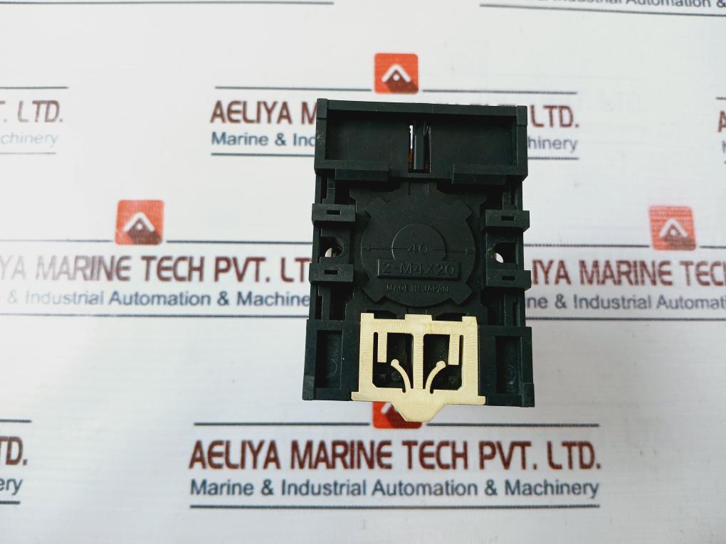 Omron H3ba-8h Timer With Base 250v - Image 4