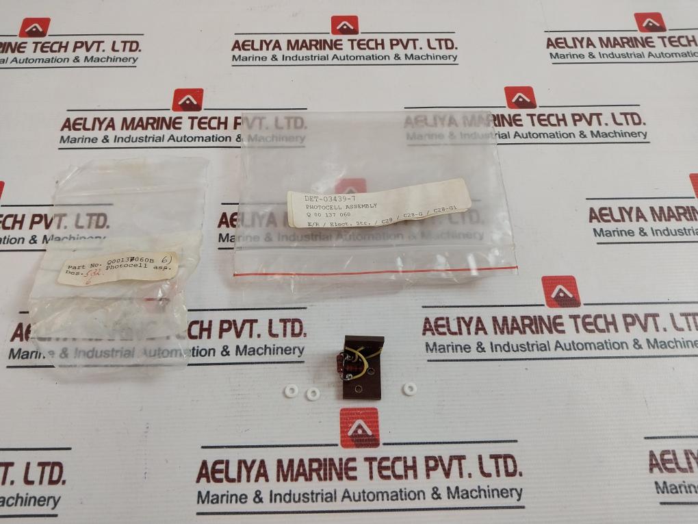 Q 00 137 060 Photocell Assembly
