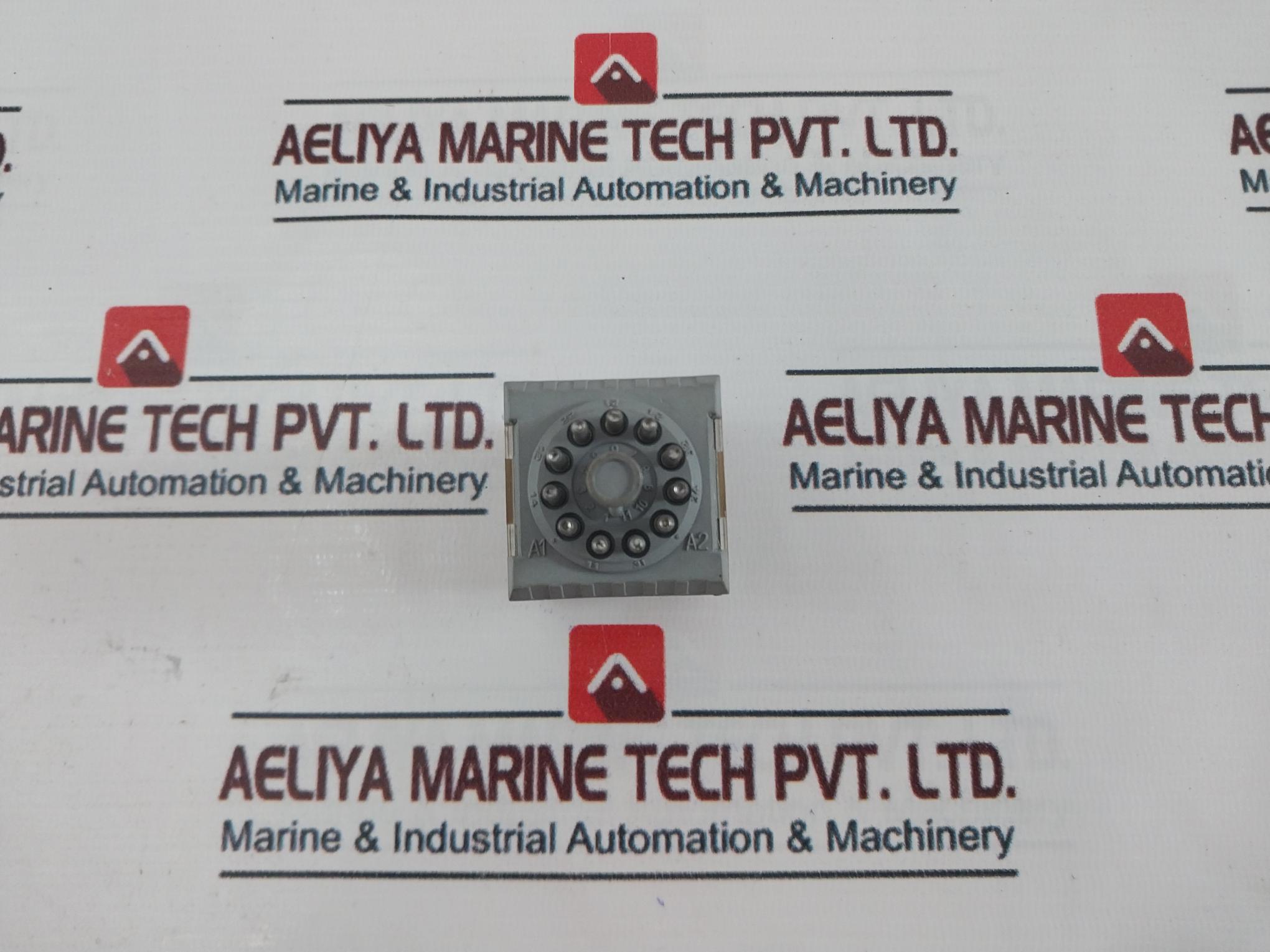 Releco Mr-c Relay With Base 300v - Image 4