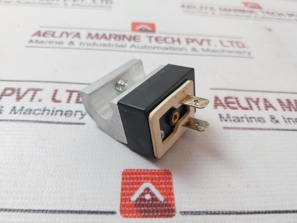 Rexroth 894 0410602 901 Proximity Switch 250 V - Image 3