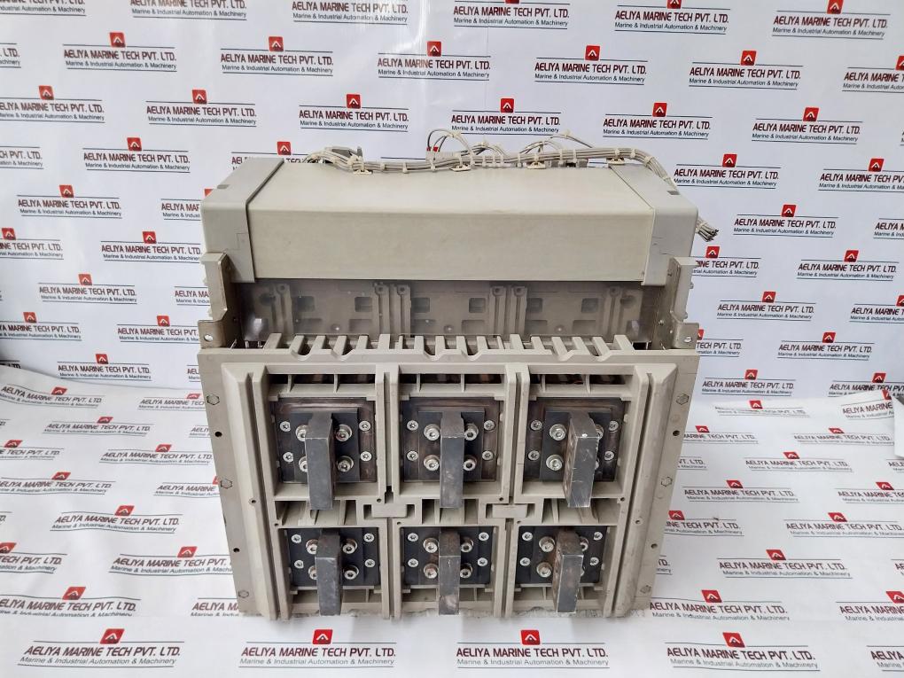 Schneider Electric Nw32 H1 Micrologic 5.0a 3200a Circuit Breaker - Image 4