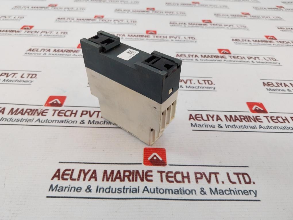 Schneider Electric Telemecanique Re7ml11bu Time Delay Relay 240v - Image 4