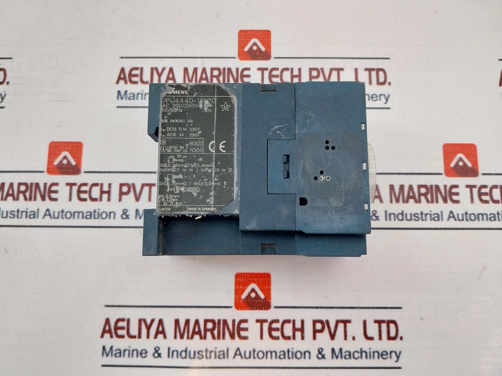 Siemens 7pu4440-1an20 Timing Relay 240v - Aeliya Marine