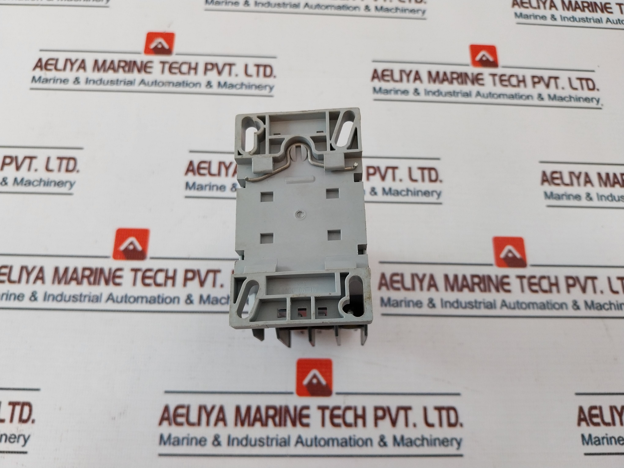 Hyundai Umc 22b Auxiliary Contact Block 690v - Image 4