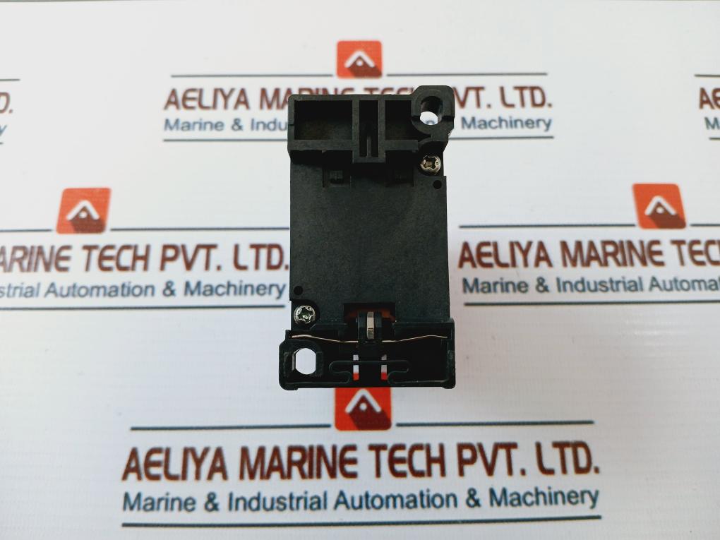 Fuji Electric Src50-2f/x (3a3b) Magnetic Contactor 240v - Image 4