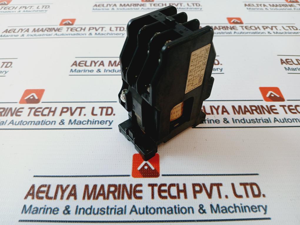 Fuji Electric Src50-2f/x (3a3b) Magnetic Contactor 240v - Image 3