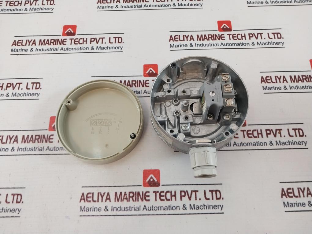 Johnson Controls Sp-1000-0200 Metal Housing 250v