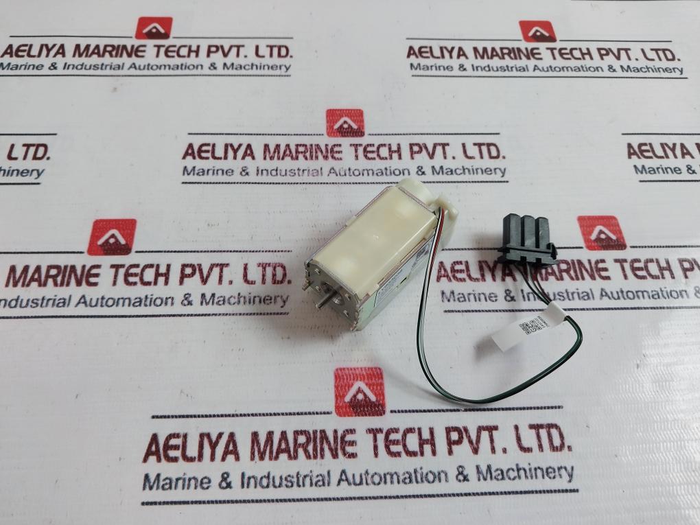 Schneider Electric Lv833038 Undervoltage 480v - Image 3