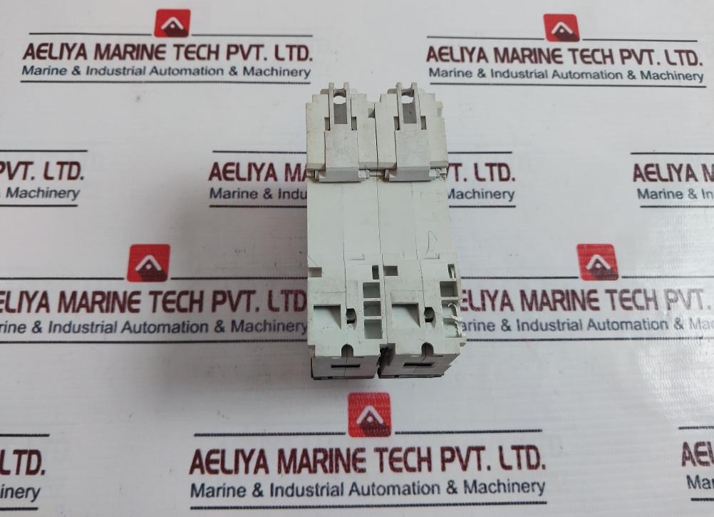 Schneider Electric Ng125n Electric Circuit Breaker - Image 4