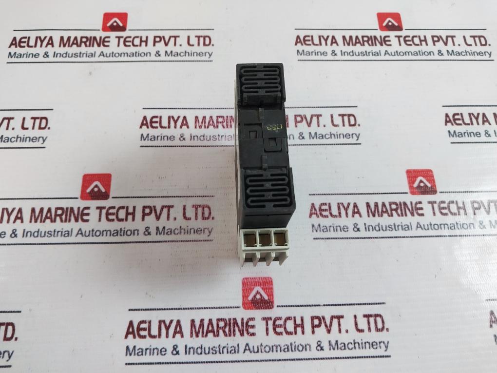 Siemens 3rp1505-1bw30 Timing Relay 300v - Image 4