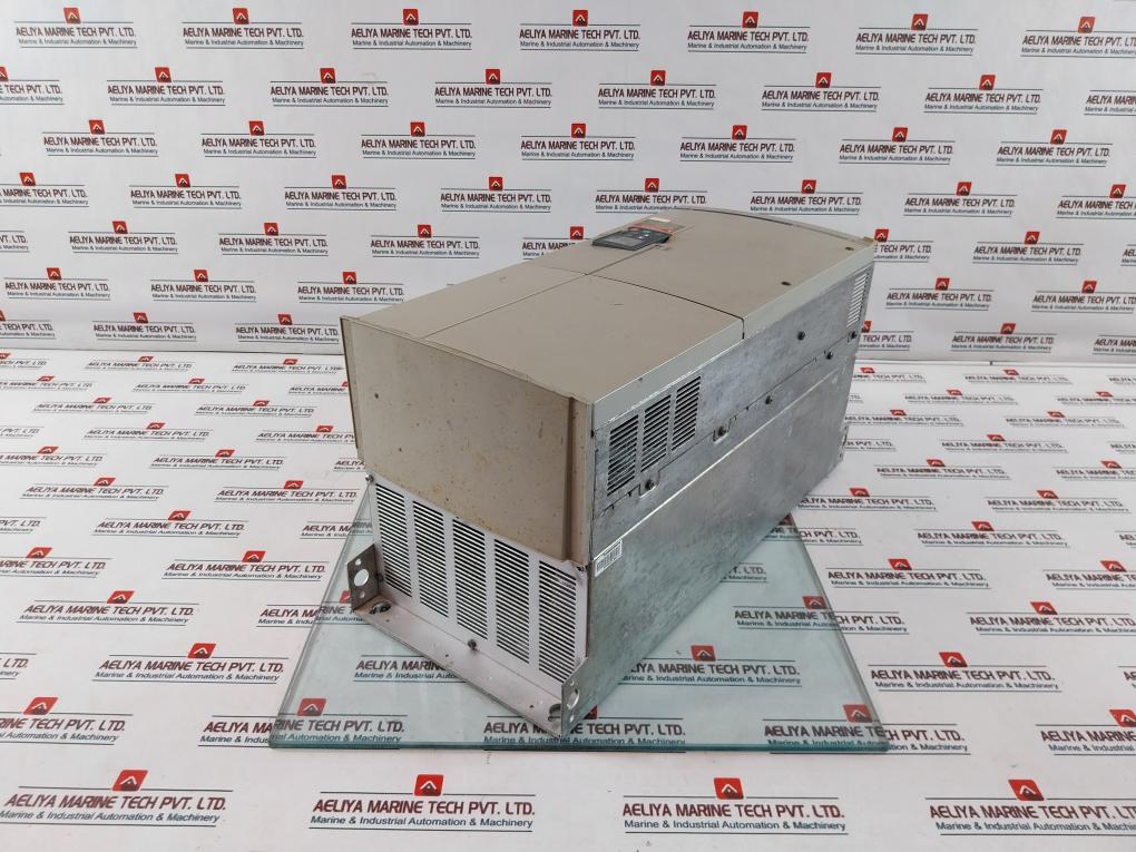 Telemecanique Square D Atv58hd28n4x Drive 500v - Image 3