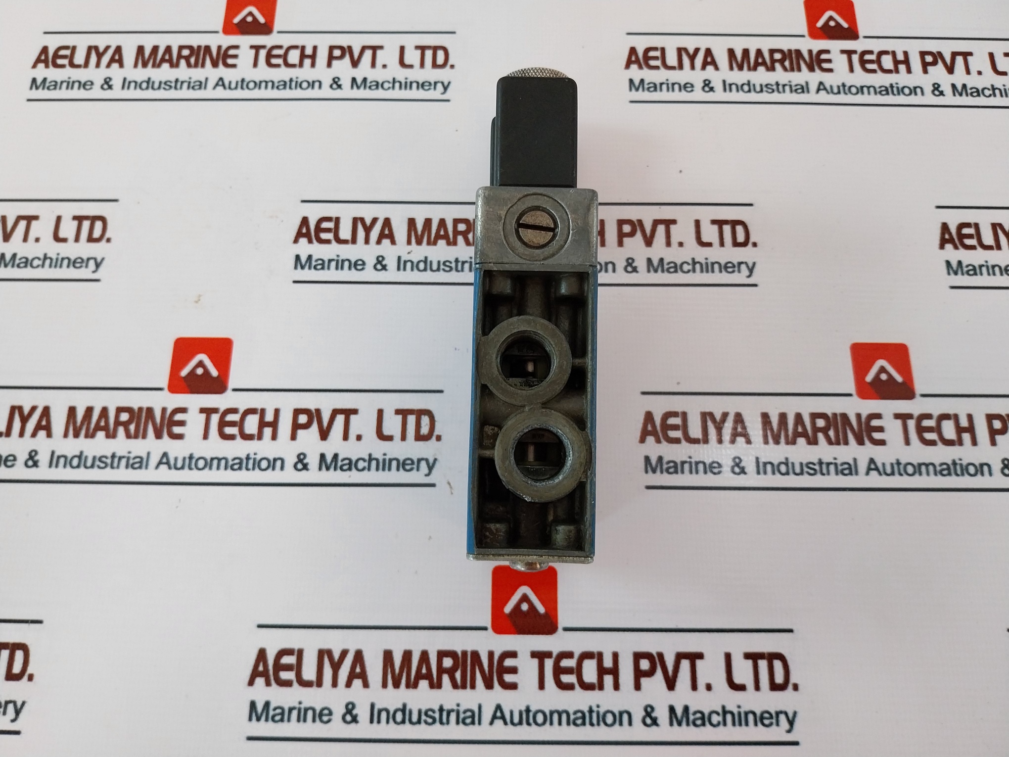 Wabco 5722022220 Solenoid Valve - Image 4