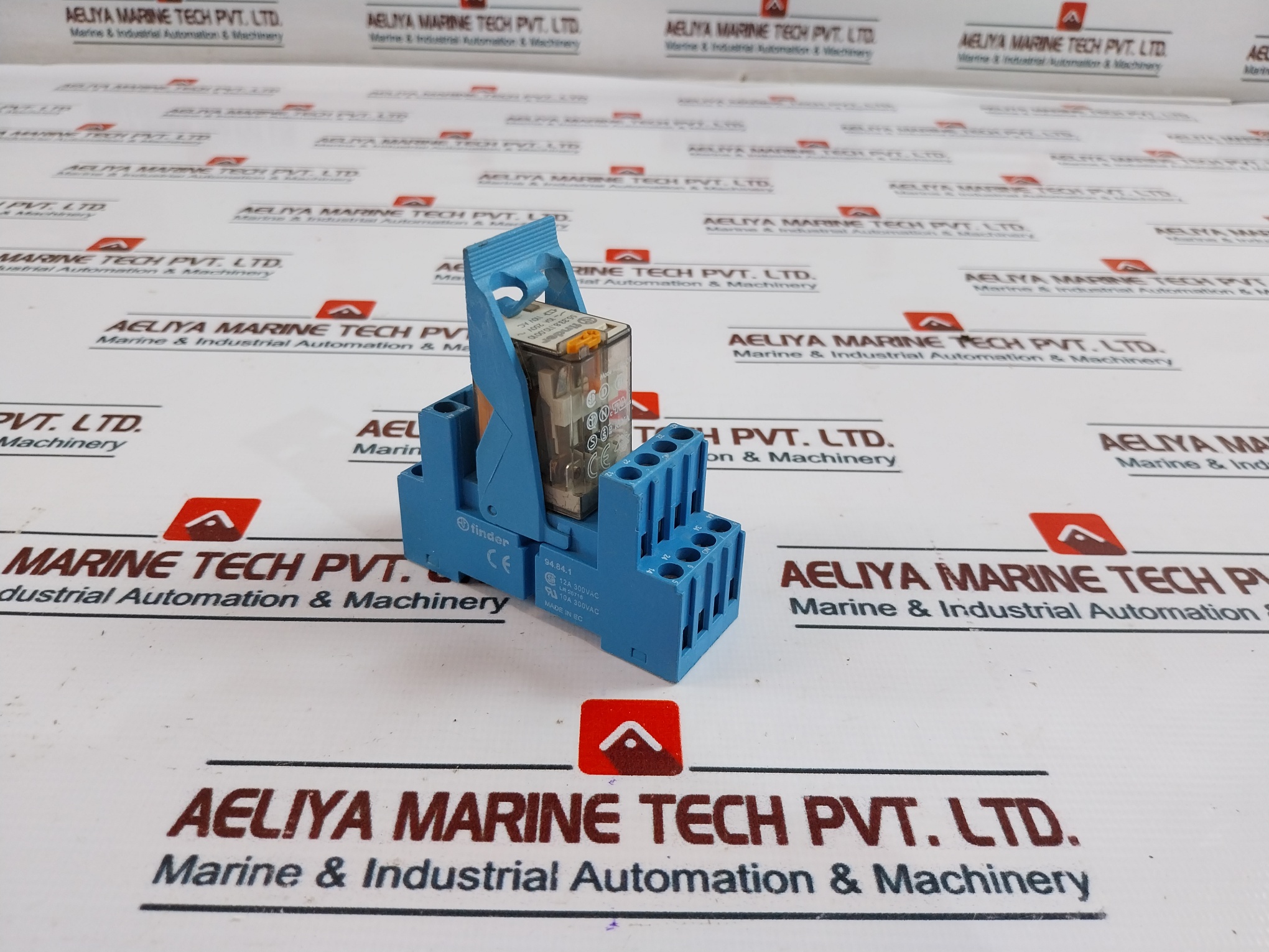 Finder Rina 55.33.8.110.0010 Relay 300v - Image 3