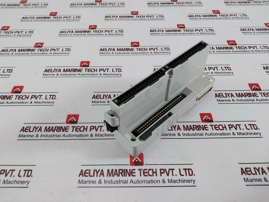 Abb Hbs01-fph Horizontal Row Mount Base For Single Module 125v - Image 3