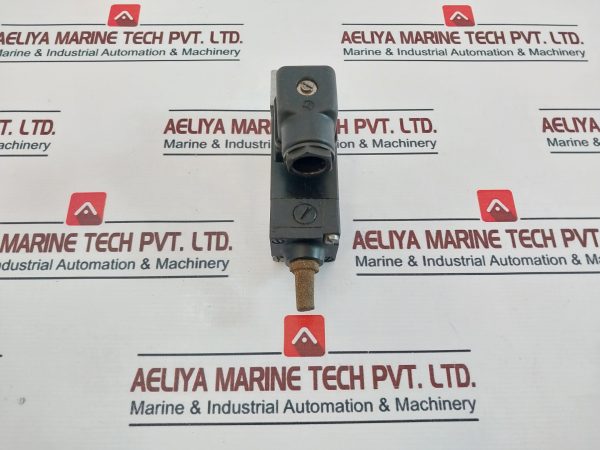 Bosch 1 825 503 024 Control Valve