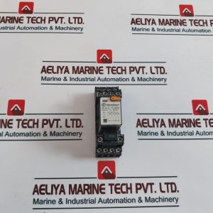 Finder 55.34.8.110.0040 Relay With Socket 110v