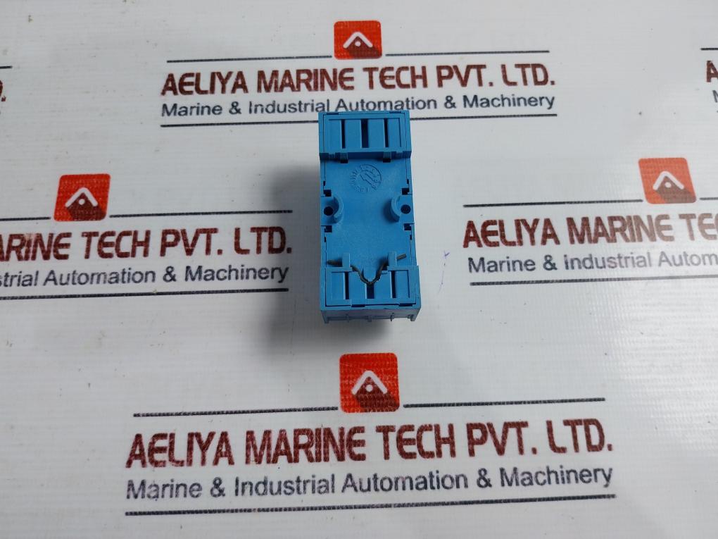 Finder 94.44.1 Socket For Relay 300v - Image 4