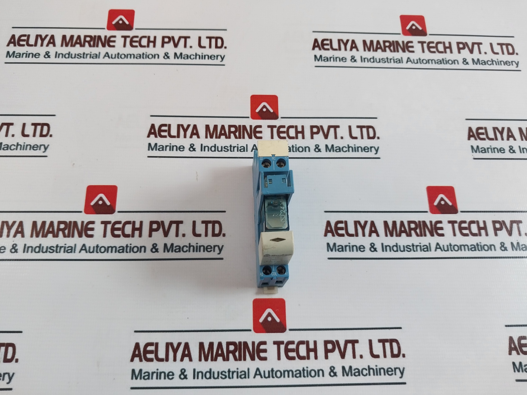 Finder 95.05 Plug In Relay With Socket Coil