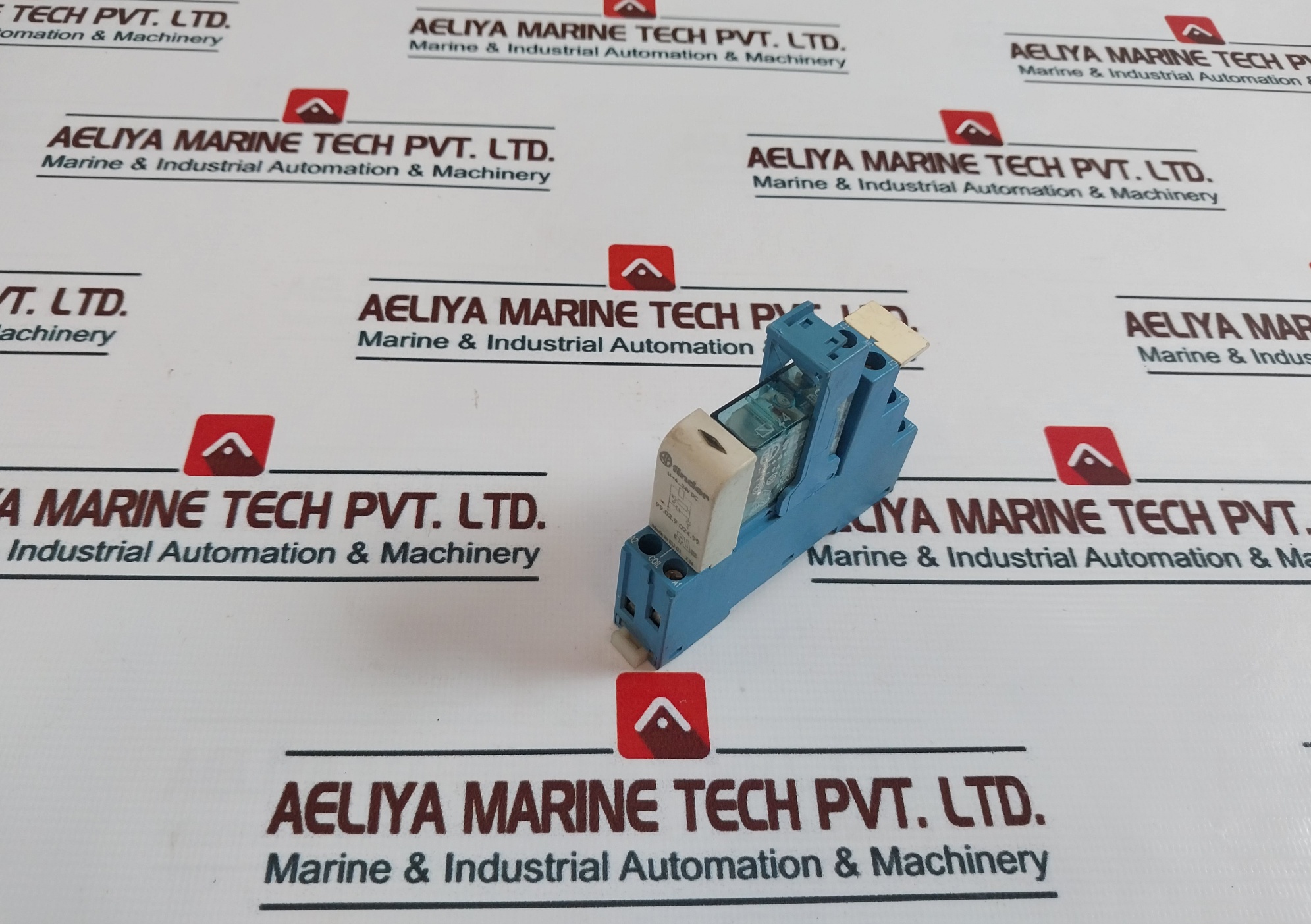 Finder 95.05 Plug In Relay With Socket Coil - Image 3