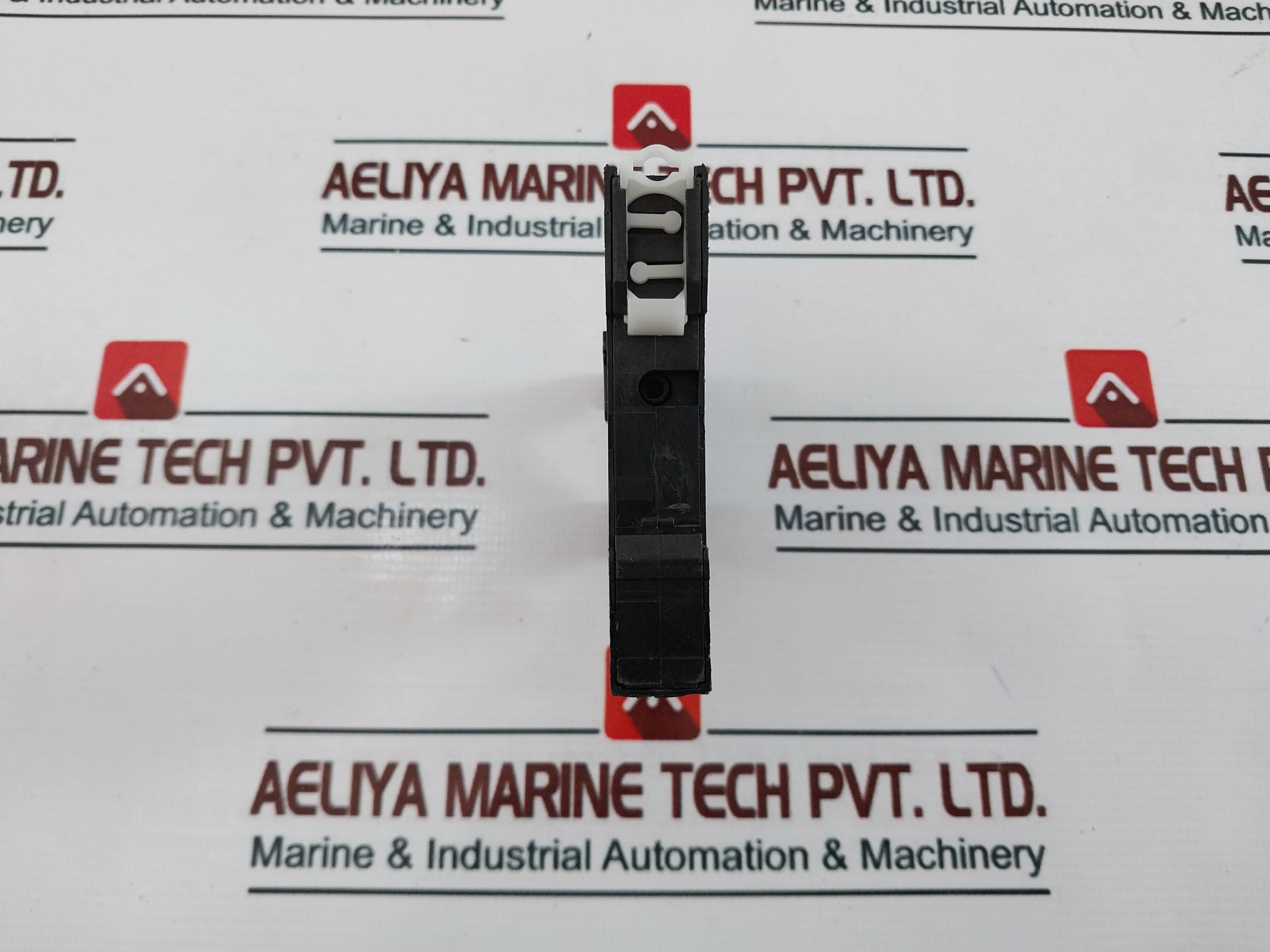 Finder Rina 40.52 Relay 250v - Image 4