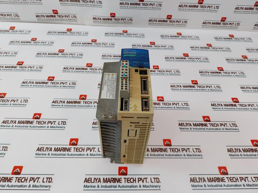 Omron R7d-ap04h Servo Drive 200v