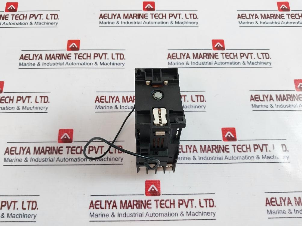 Siemens 3tf3100-0b 3-phase Iec Rated Contactor 600v - Image 4