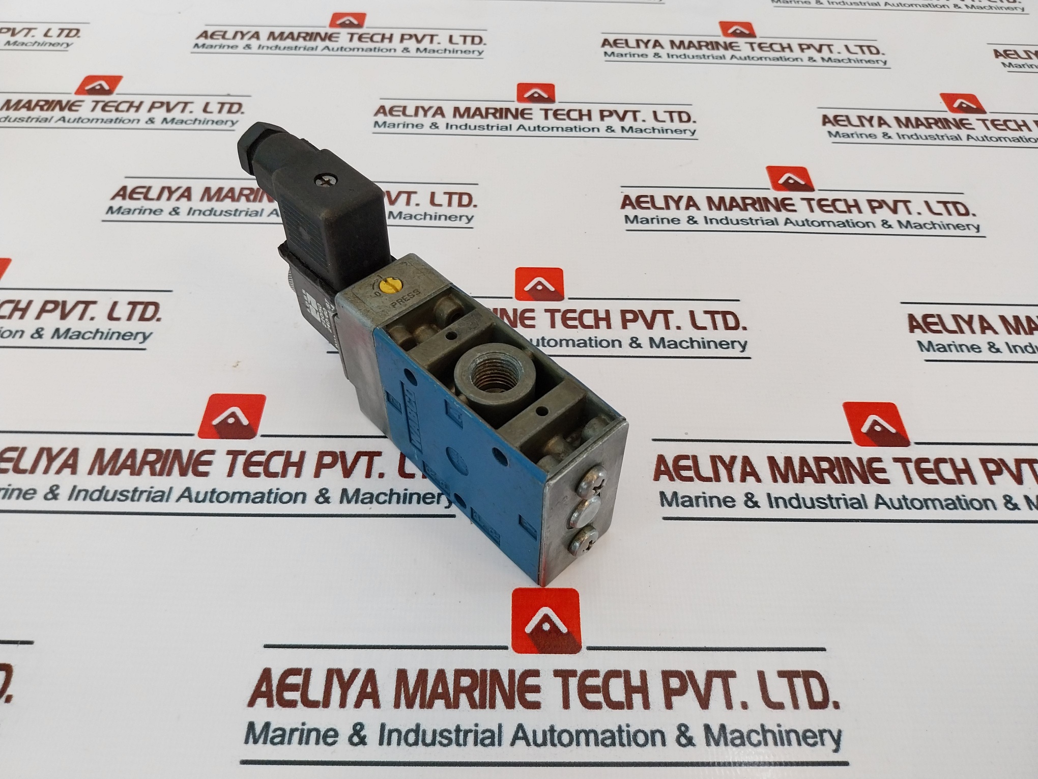 Wabco 5722022220 Solenoid Valve - Image 5