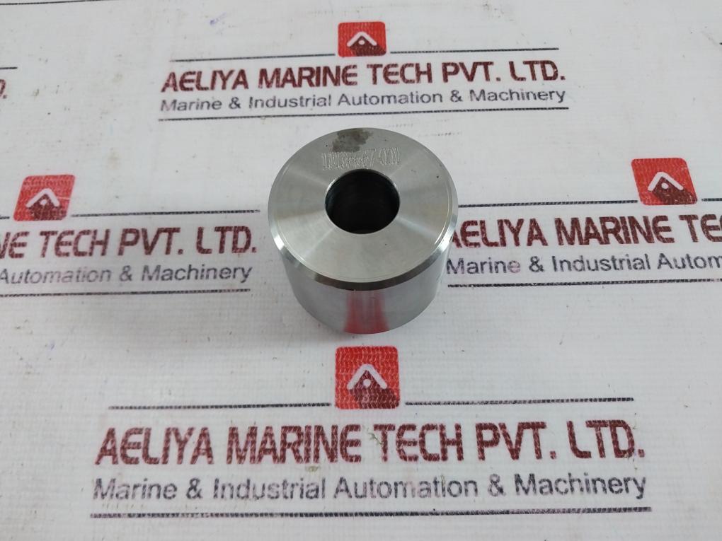 10136667-001 Engine Camshaft - Image 4