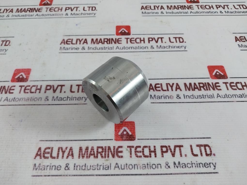 10136667-001 Engine Camshaft - Image 3