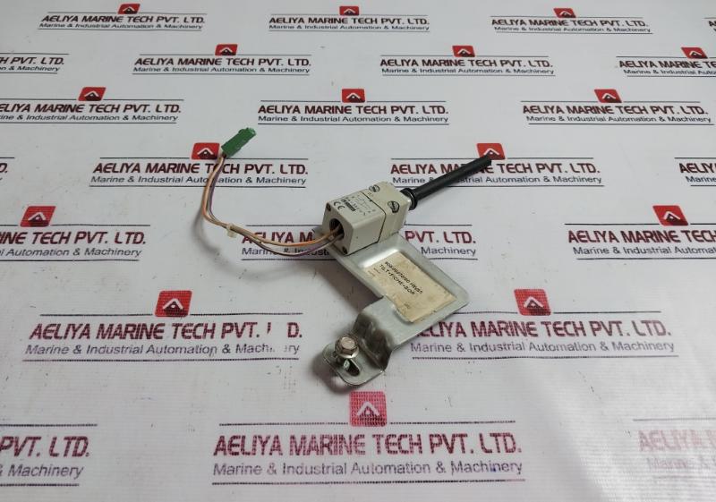 Crouzet 900/00070/00 Switch 250V - Image 3