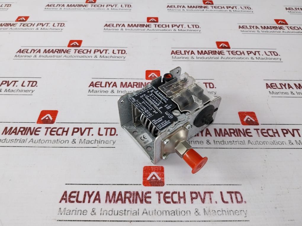 Danfoss 060-1101 Pressure Switch - Image 3