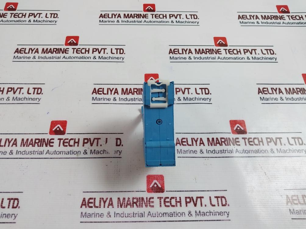 Finder 94.82.3 Relay Socket 300v - Image 4