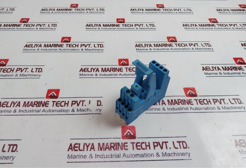 Finder 94.82.3 Relay Socket 300v - Image 3