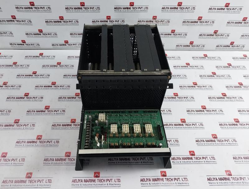 General Electric Ds2020Cmb0606C4D8D8E Bus Component 94V