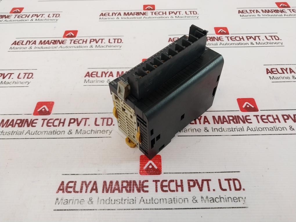 Omron Cj1W-id211 Input Unit - Image 3