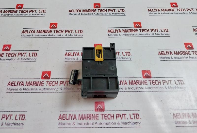 Omron Cp1w-8er Output Unit 1440v - Image 4