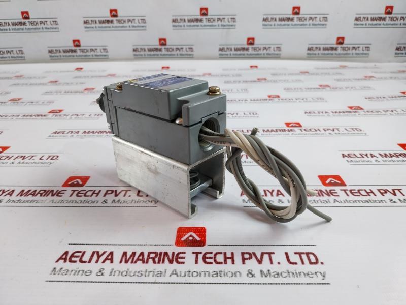 Square D C62D Limit Switch - Image 3