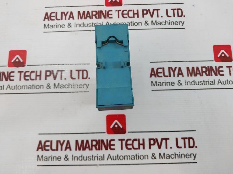 Finder 94.64 Relay With Base 250v - Image 4