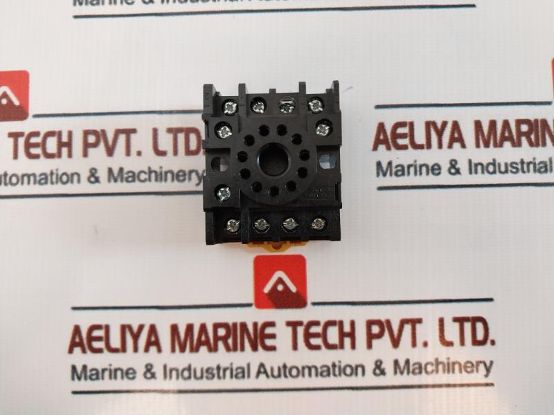 Omron Pf113a-e Relay Socket 250v