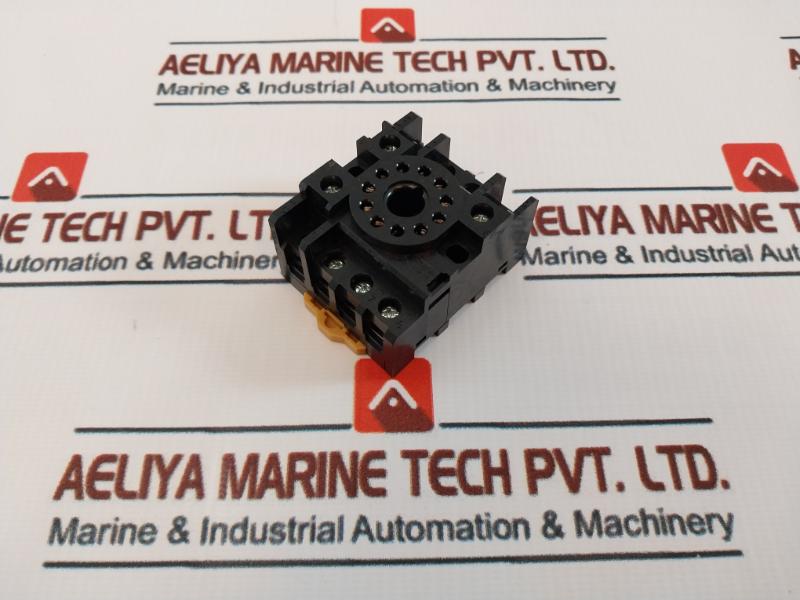 Omron Pf113a-e Relay Socket 250v - Image 3