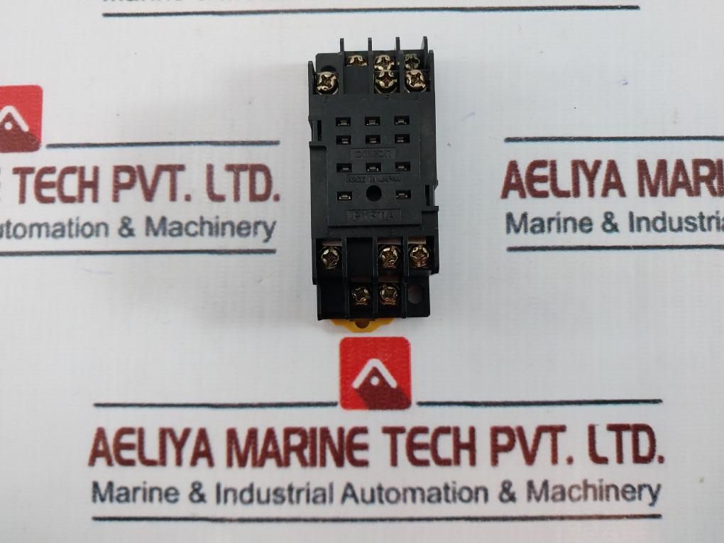 Omron Pyf11a Relay Socket 250v