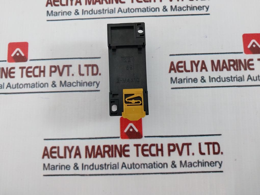 Omron Pyf11a Relay Socket 250v - Image 4
