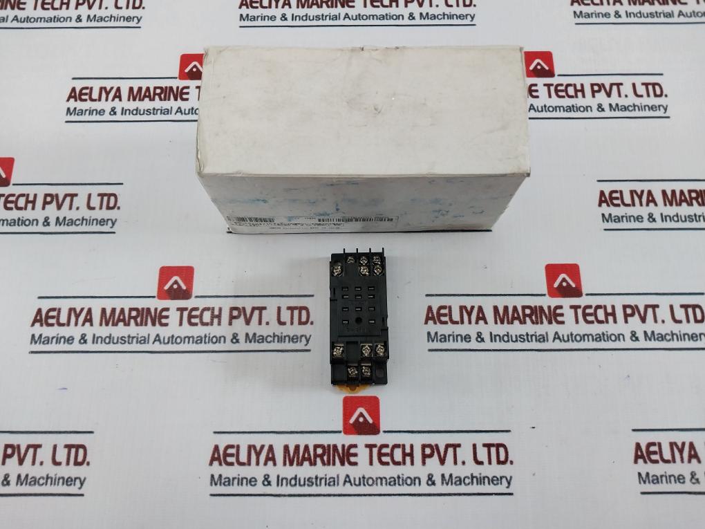 Omron Pyf11a Relay Socket 250v