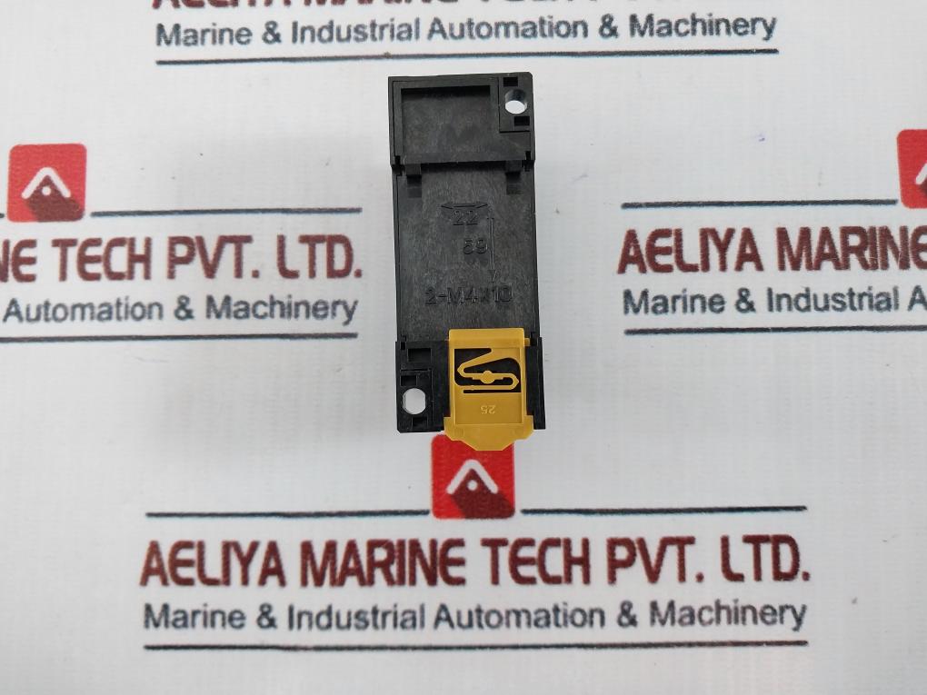 Omron Pyf11a Relay Socket 250v - Image 4