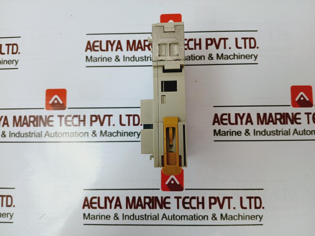 Omron Cj1w-od231 Output Unit 96v - Image 4